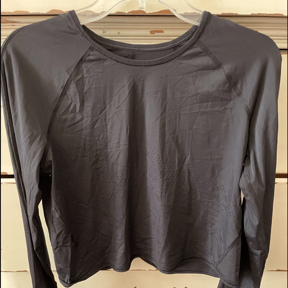 Lulu athletic top